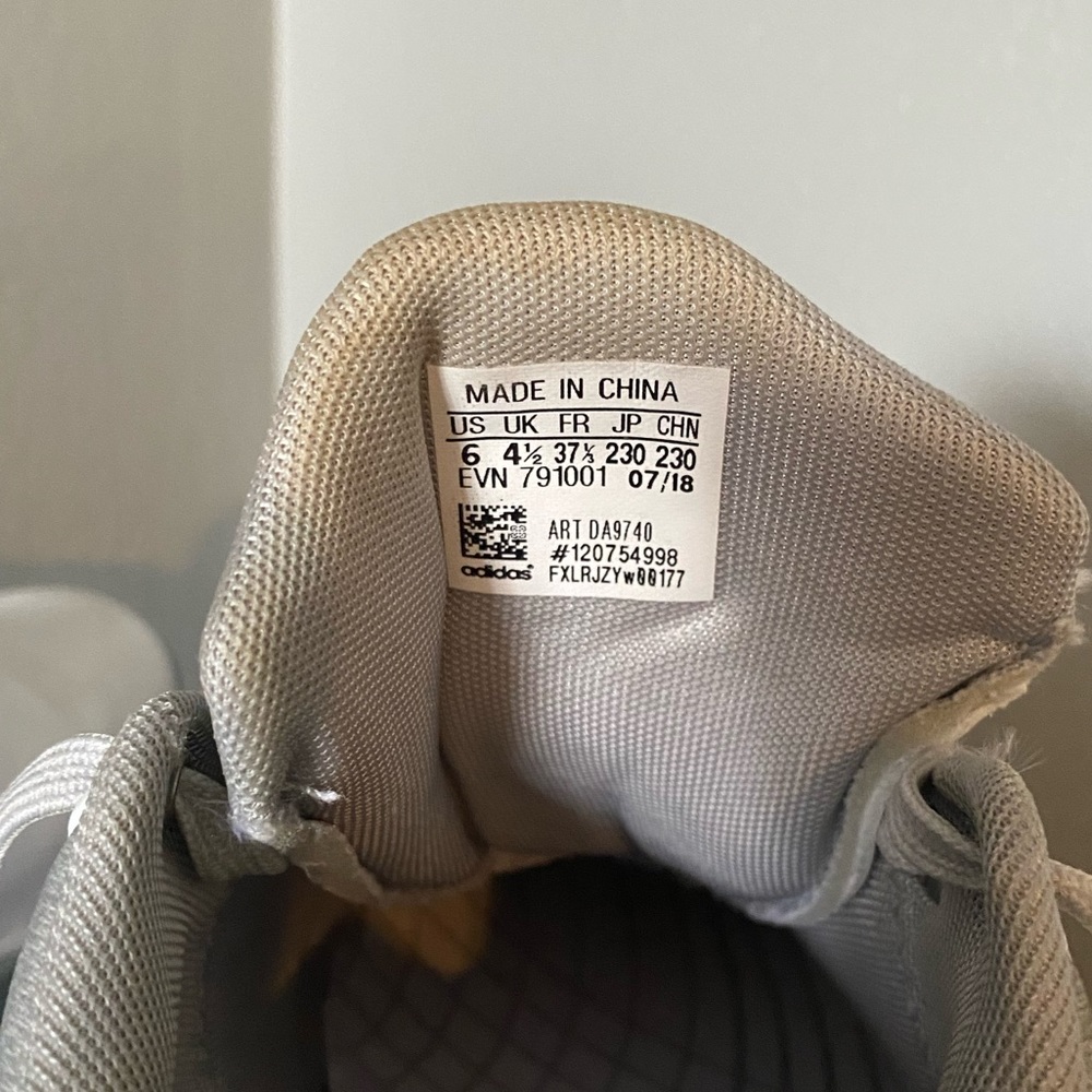 Ladies Adidas Golf Shoes - Picture 4 of 5